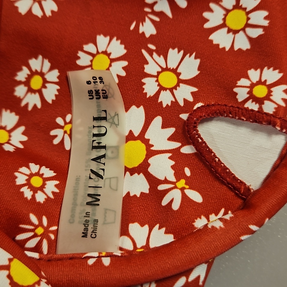 Zaful Medium size 8 swimsuit top floral adjustable strap EUC - Picture 3 of 6